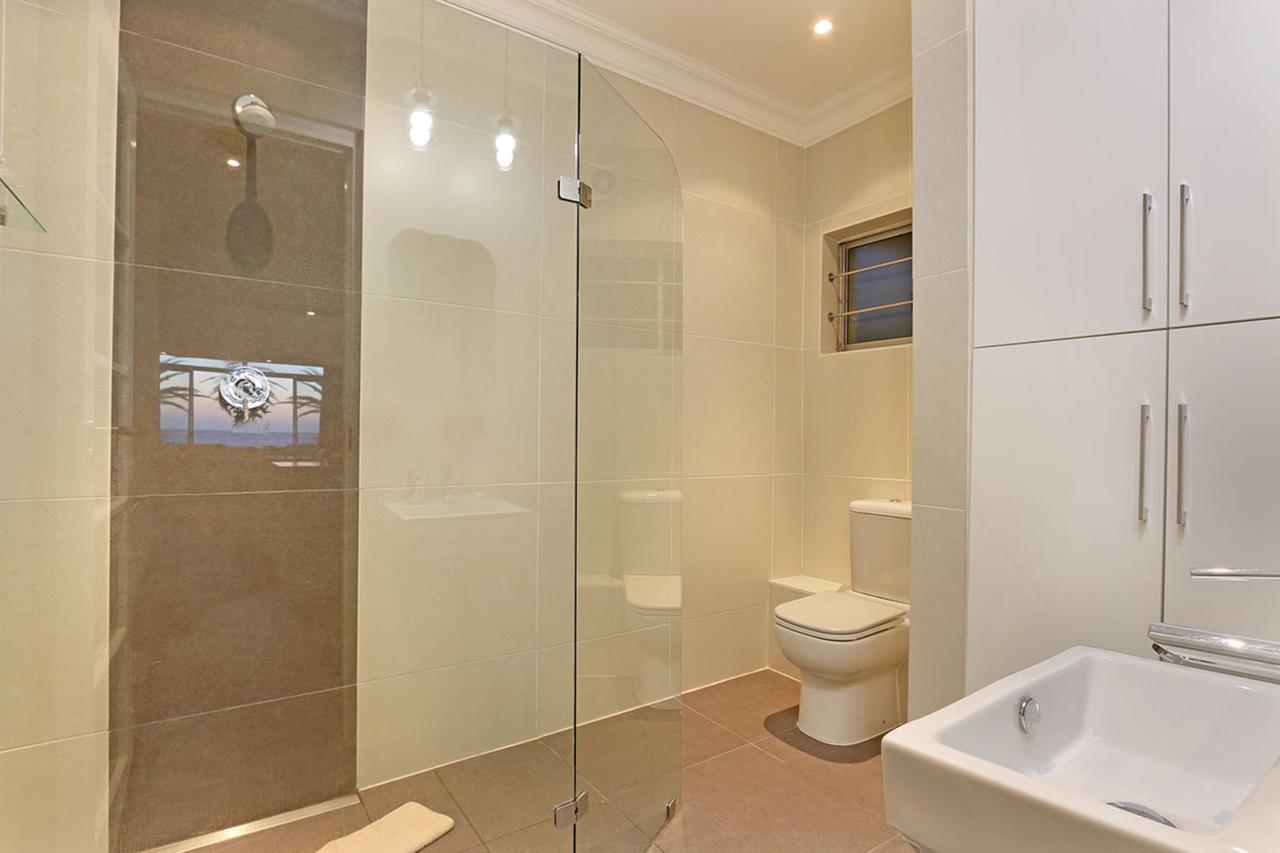 Afribode'S Adenium Beachfront Appartement Kaapstad Buitenkant foto