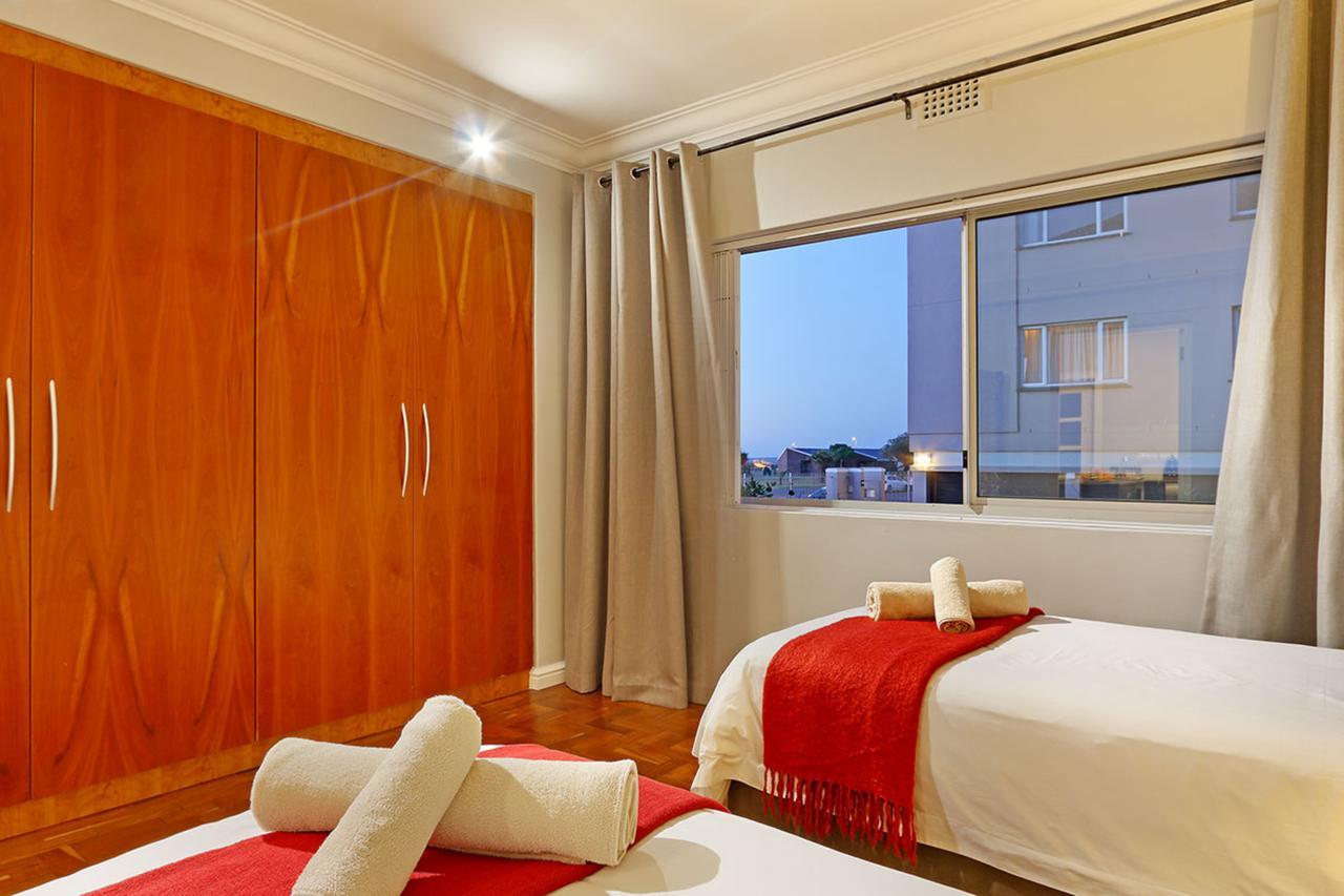 Afribode'S Adenium Beachfront Appartement Kaapstad Buitenkant foto