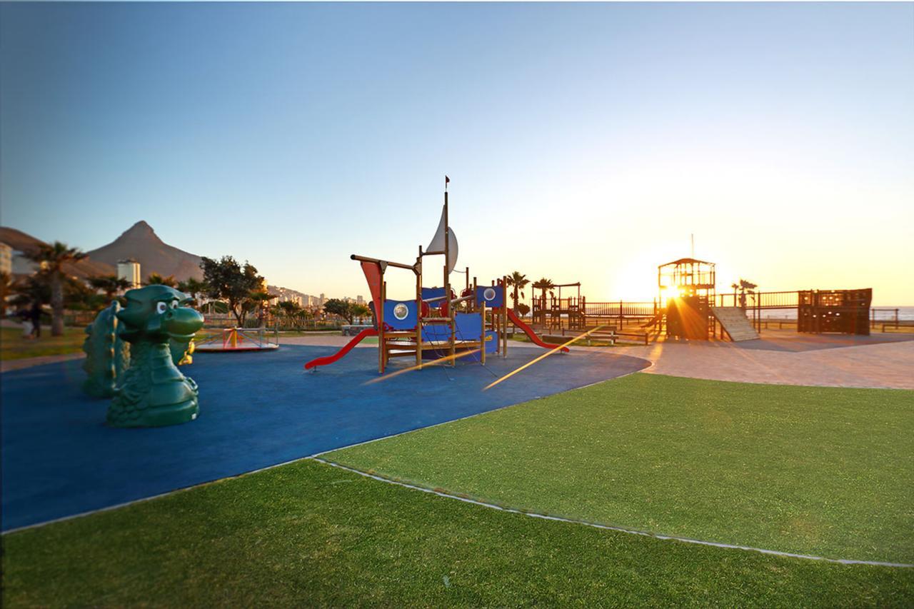 Afribode'S Adenium Beachfront Appartement Kaapstad Buitenkant foto
